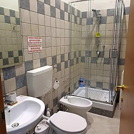 Metronapoli Nocleg ze śniadaniem