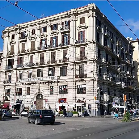 Metronapoli 4*